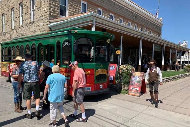 cody-trolley-tours-best-of-the-west-trolley-tour_1